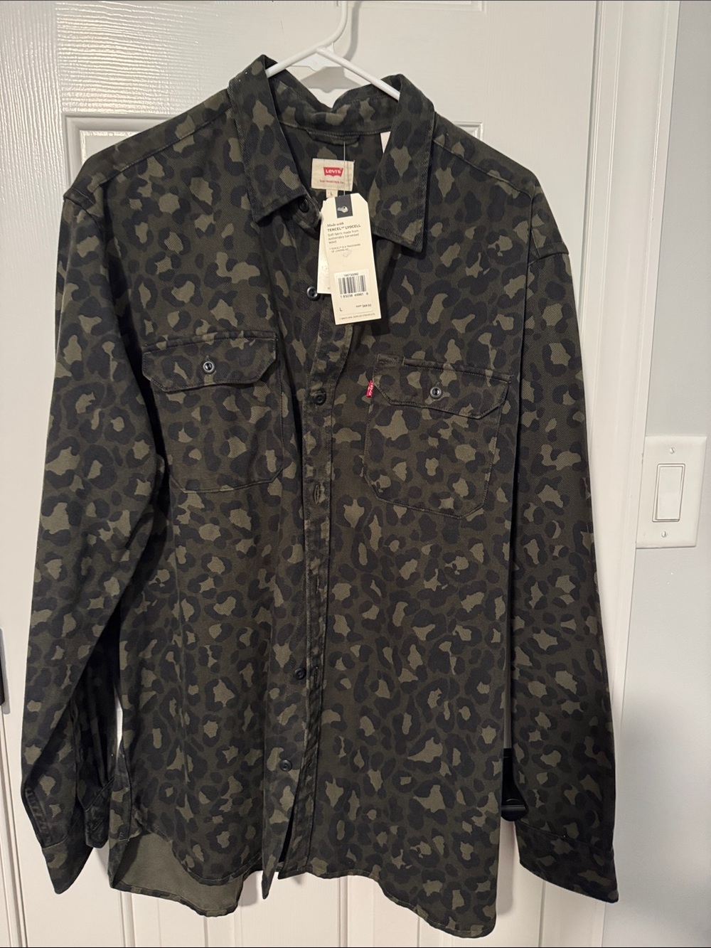 Levi's Men's Dark Olive Camo Shirt Jacket